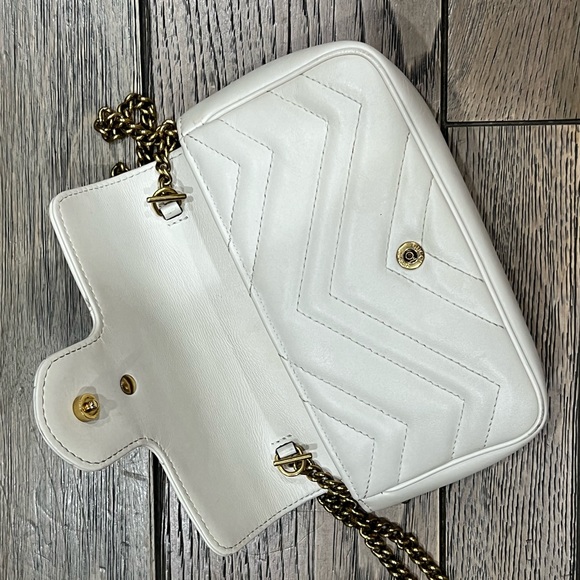 Gucci Marmont matelassé leather super mini bag - Picture 11 of 14